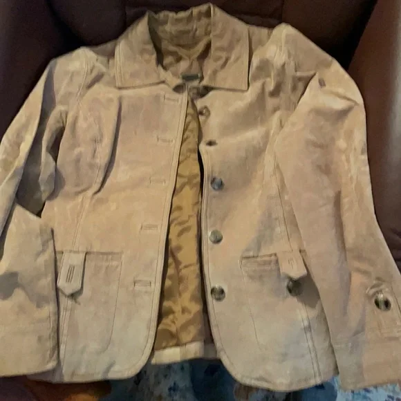 100% Leather Jacket - Picture 1 of 5